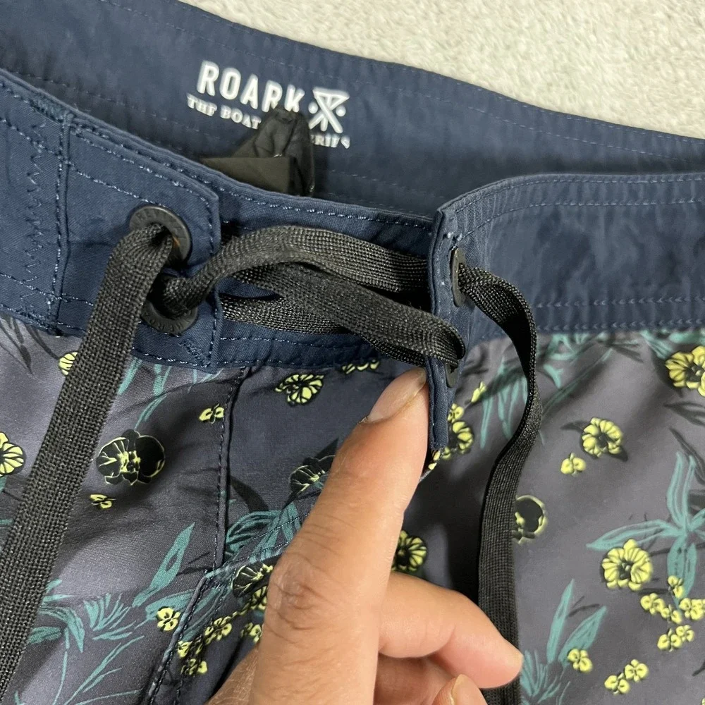 Roark Board Shorts Mens 34 Blue Floral Print Swim Pocket Beach Surfing Strech